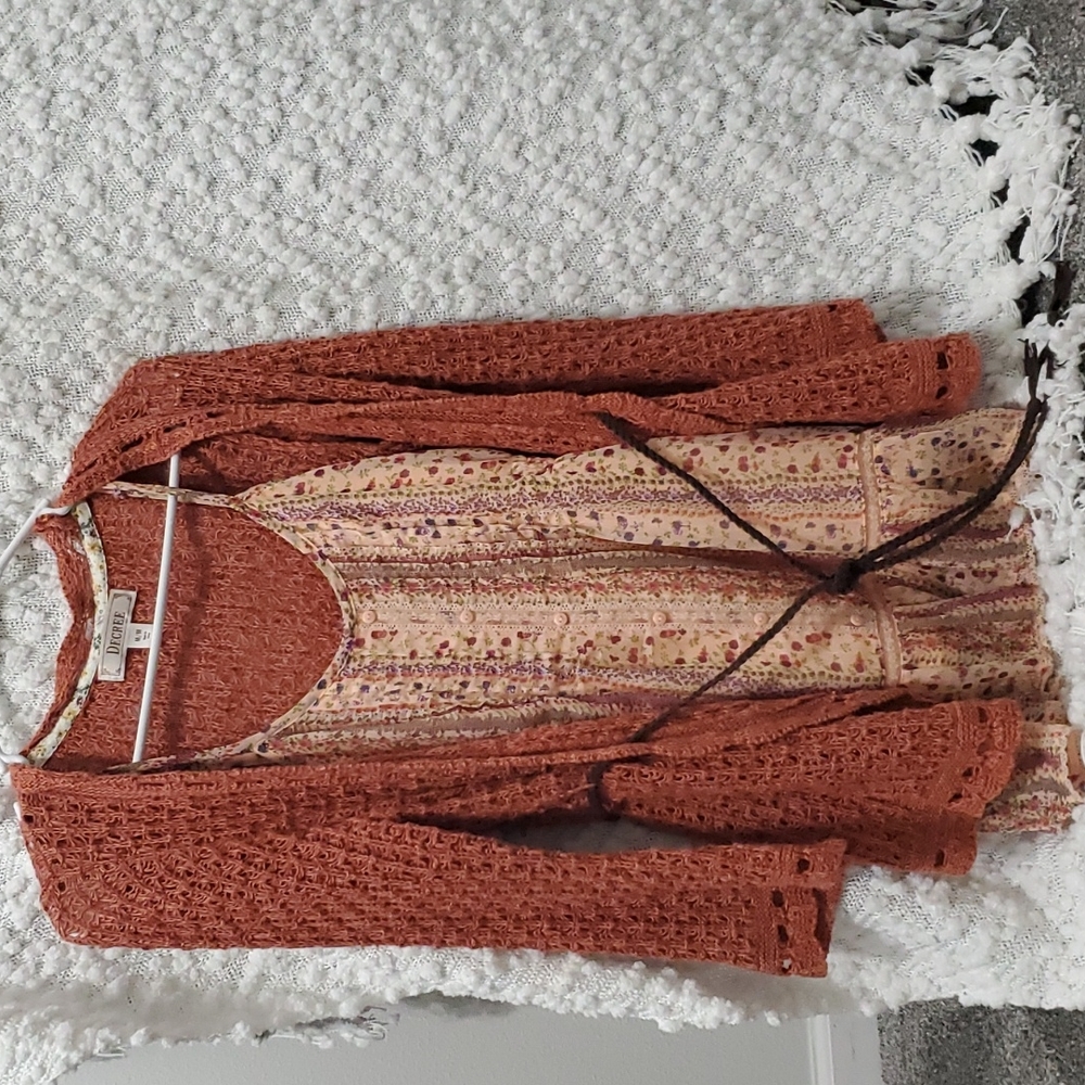Decree tank and sweater